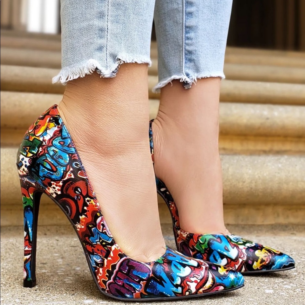 Shoe Republic Graffiti Pump
